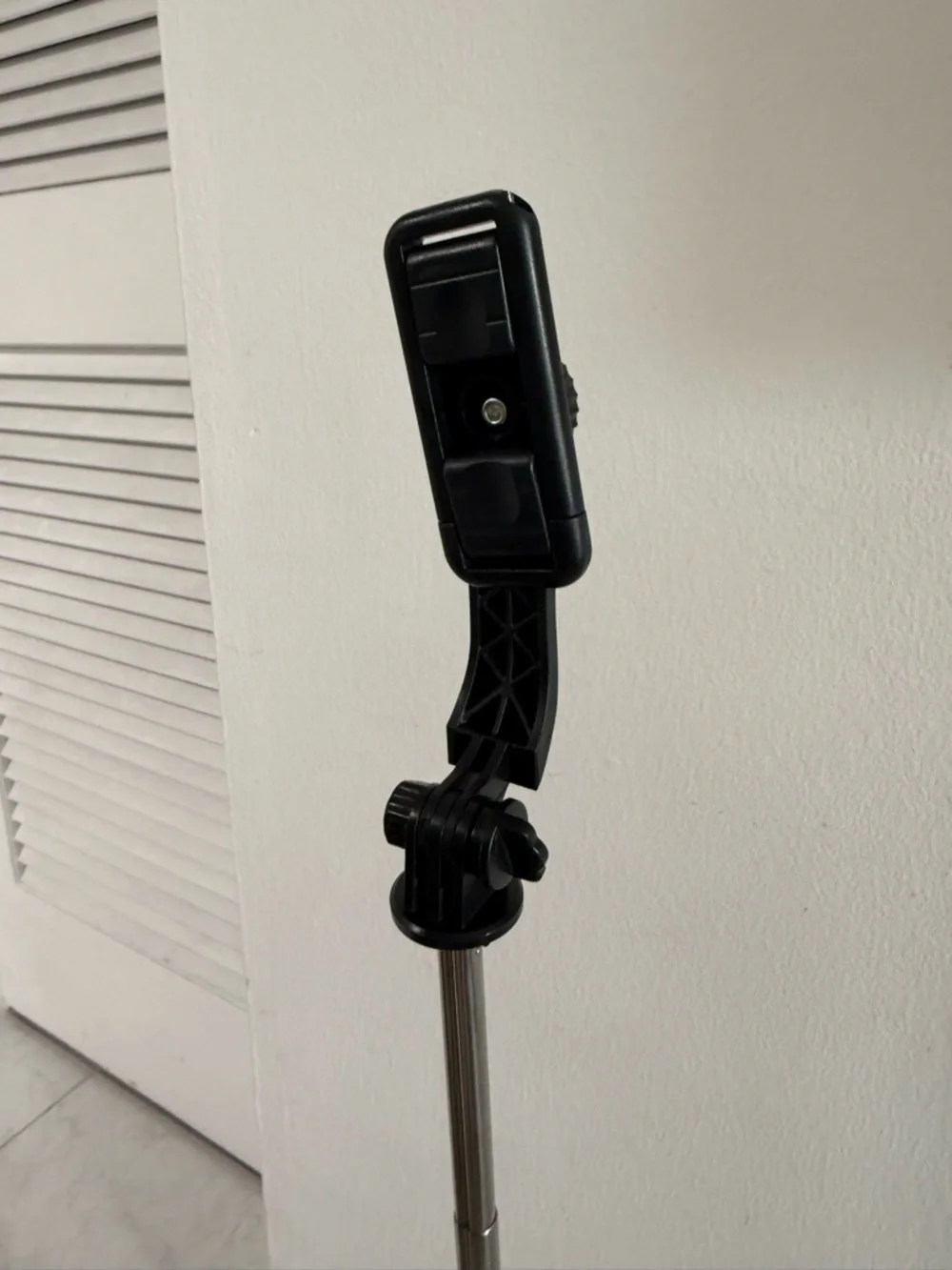 Adjustable Tripod Selfie Stick with Phone Mount & removable remote